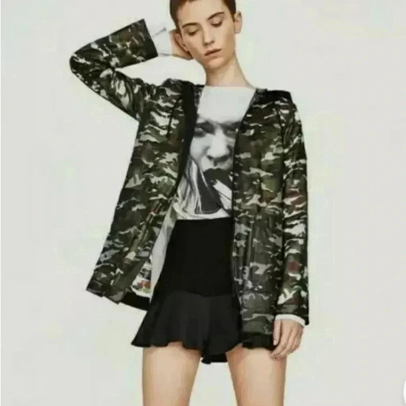 Zara Women’s Parka Raincoat Jacket Army Camo Water Repellent Size Medium - Picture 1 of 11